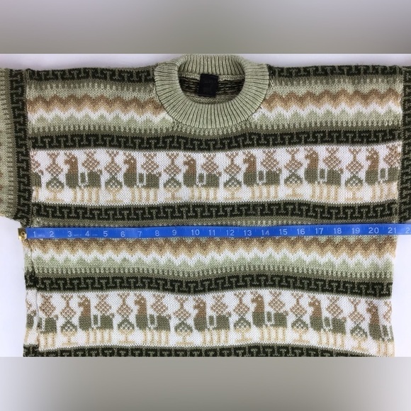 Arochi’s Alpaca Green Peruvian Sweater | Medium - Picture 6 of 9